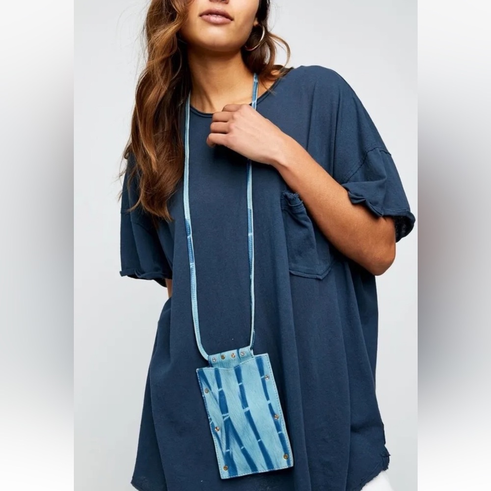 Free People *Downtown* blue tie dye leather lanyard crossbody bag purse pochette